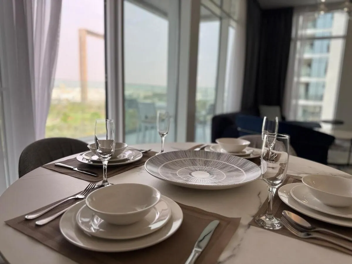 Ashri Luxe Spacious Apt Near Metro, Dubai Frame Apartment