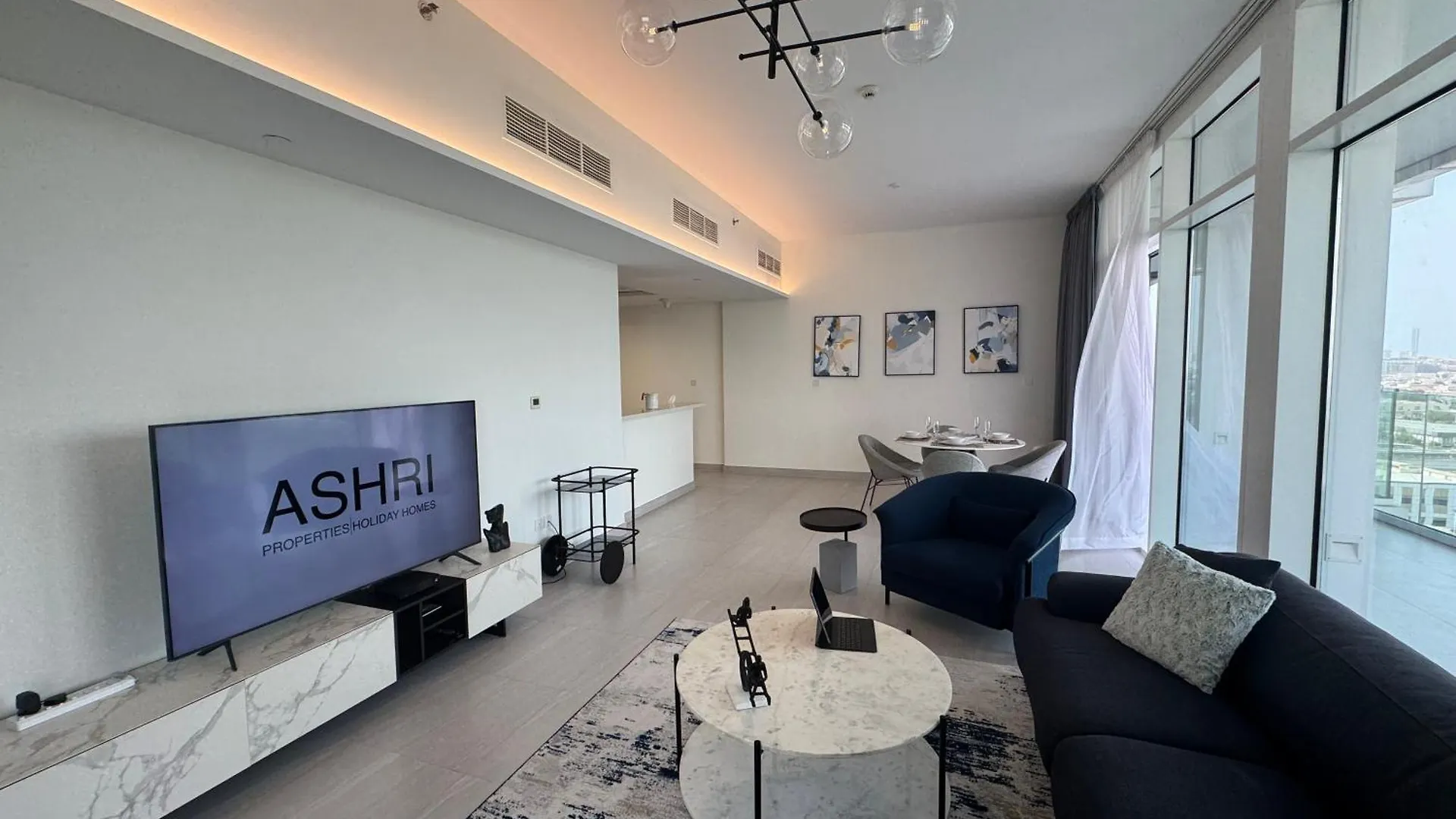 Ashri Luxe Spacious Apt Near Metro, Dubai Frame Apartment