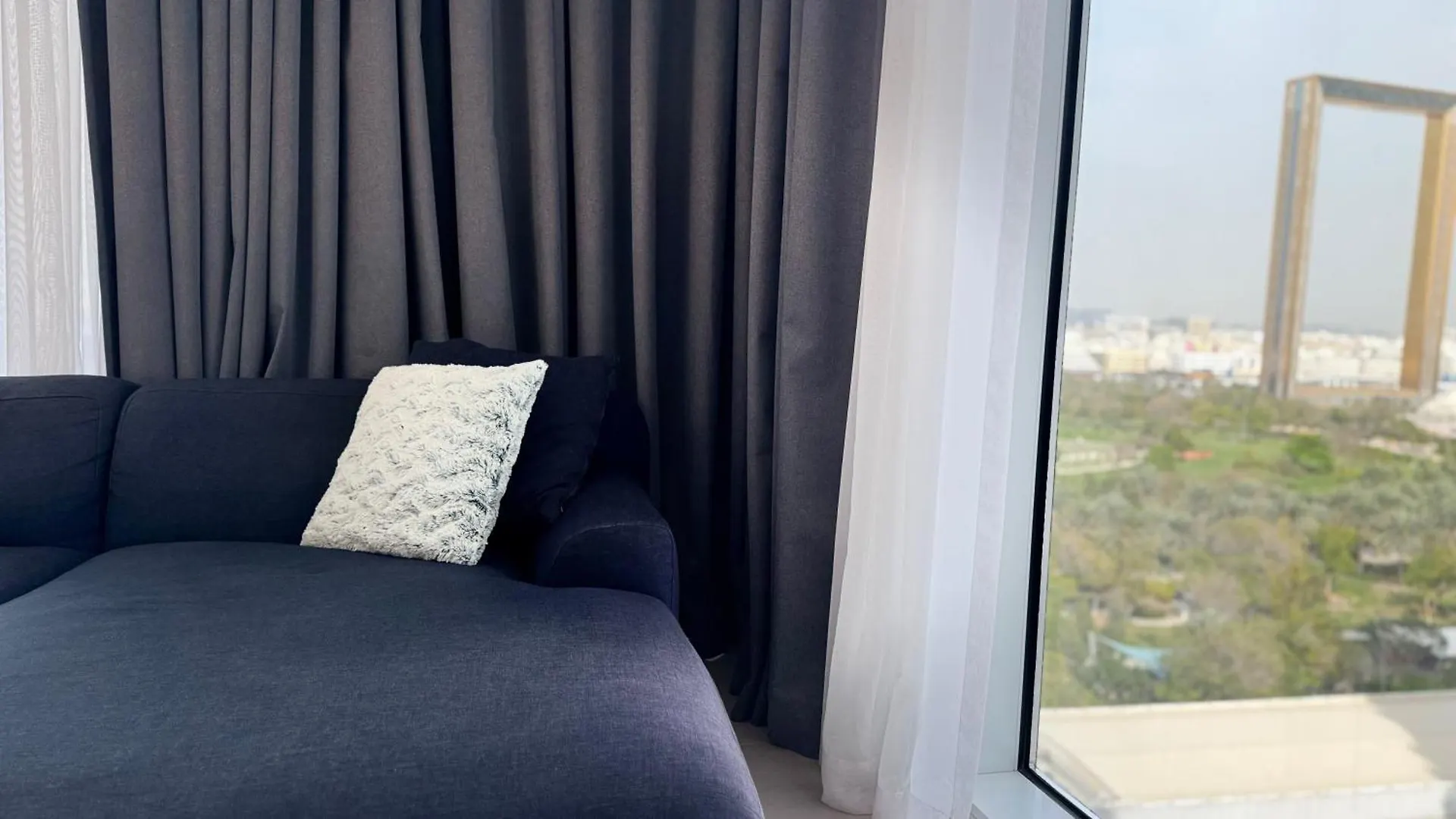Ashri Luxe Spacious Apt Near Metro, Dubai Frame