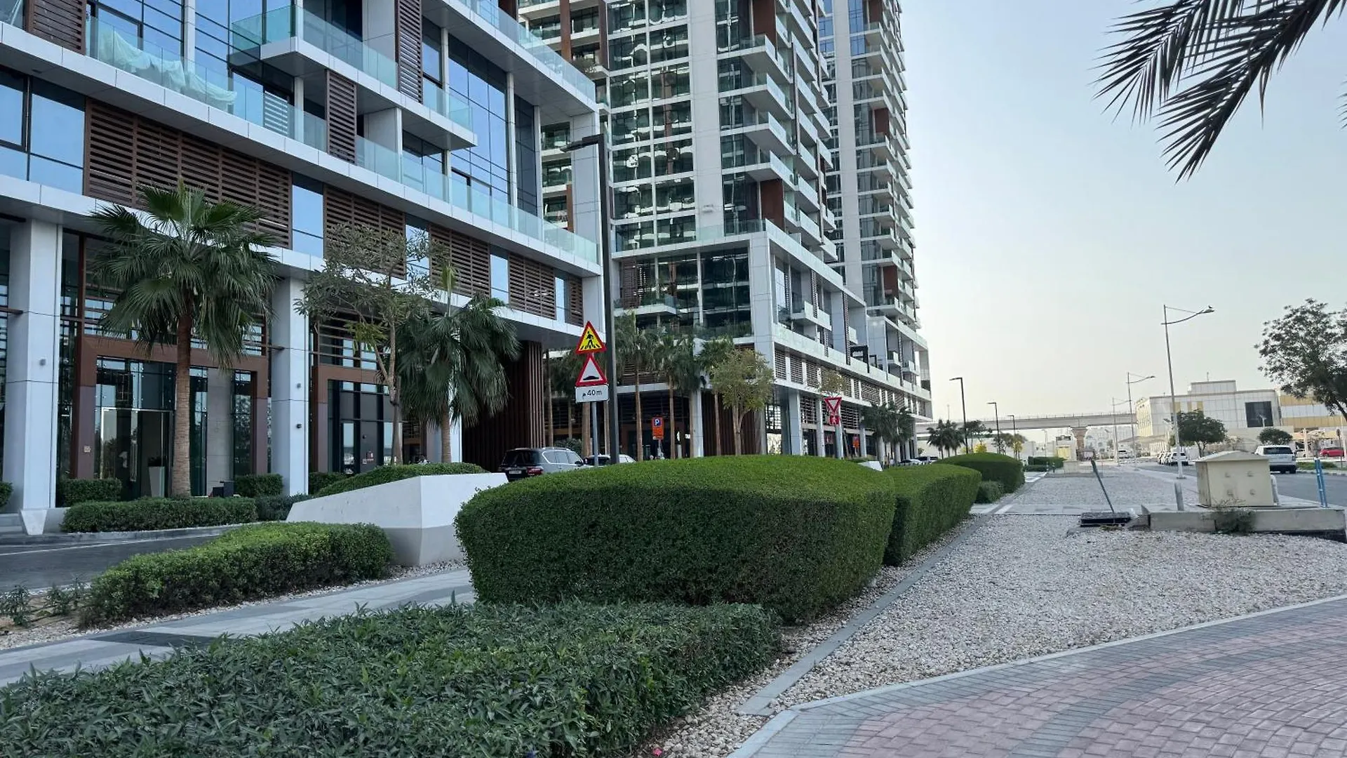 Ashri Luxe Spacious Apt Near Metro, Dubai Frame Apartment