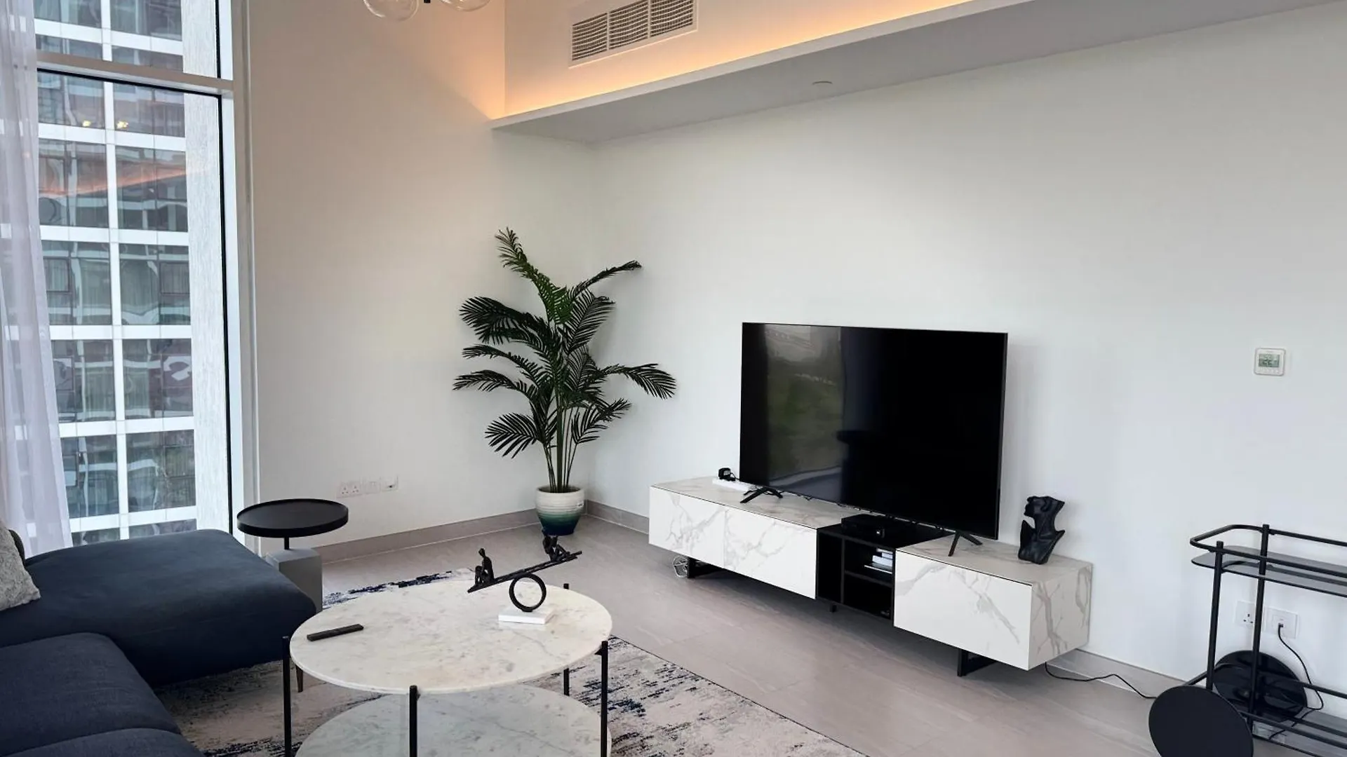 Ashri Luxe Spacious Apt Near Metro, Dubai Frame Apartment